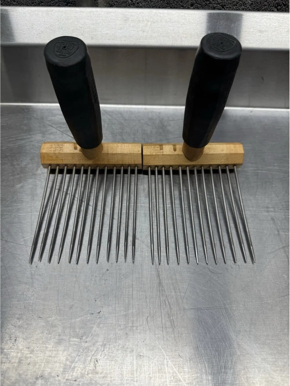 Wool combs 2 rows by Ritchey - a reliable tool for combing wool